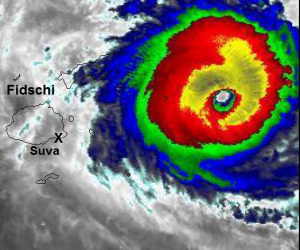 Zyklon Winston überquert Fidschi