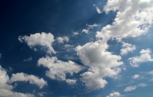 Wie hoch sind die Wolken derzeit über Berlin?