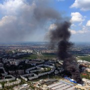 Wind sorgt für Ausbreitung der Rauchwolke am Dong Xuan Center