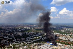 Wind sorgt für Ausbreitung der Rauchwolke am Dong Xuan Center