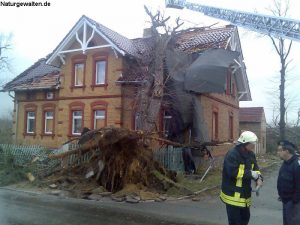 18.01.2007: Orkan Kyrill tobt in Deutschland