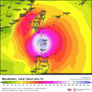 Gefährlicher Taifun MANGKHUT zieht Richtung nördliche Philippinen und Taiwan