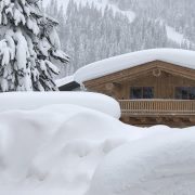 Alpen: Große Schneemengen, Sturm und Lawinengefahr!
