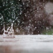 Tiefs am laufenden Band: Regen und Hochwasser